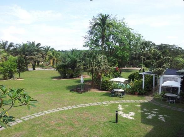 Riders Resort Kulai Extérieur photo